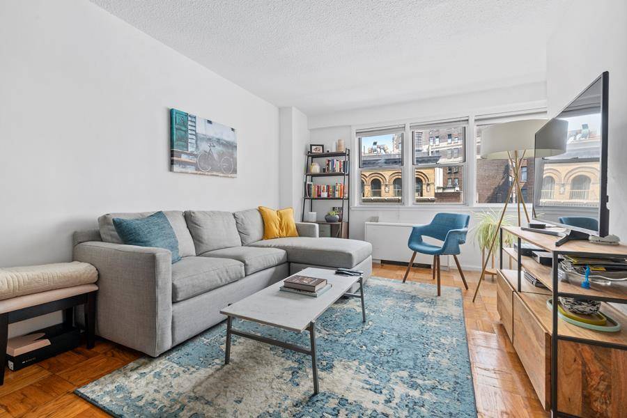 Manhattan, NY 10003,77 E 12TH Street #9D