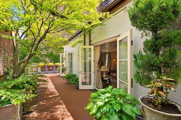444 E 52nd Street #PH N Terrace, Manhattan, NY 10022