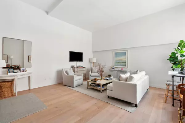 Manhattan, NY 10128,120 E 87TH Street #R20H