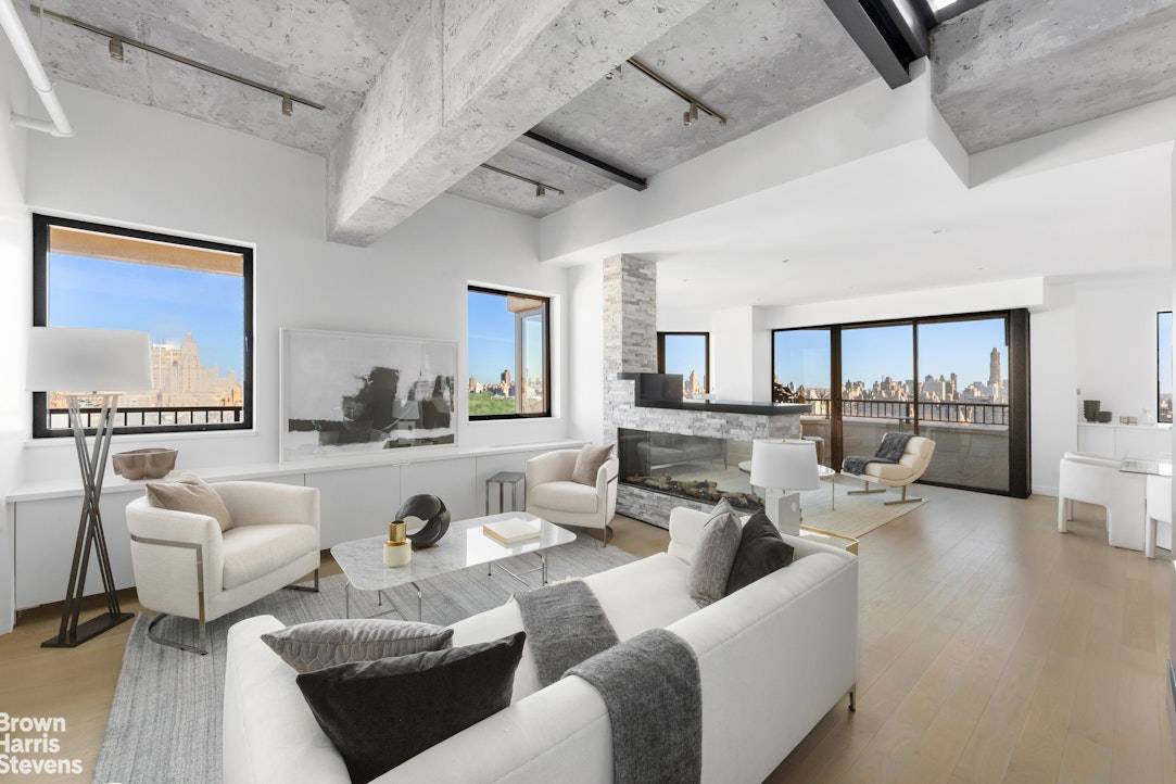 Manhattan, NY 10023,22 W 66TH Street #PH2526