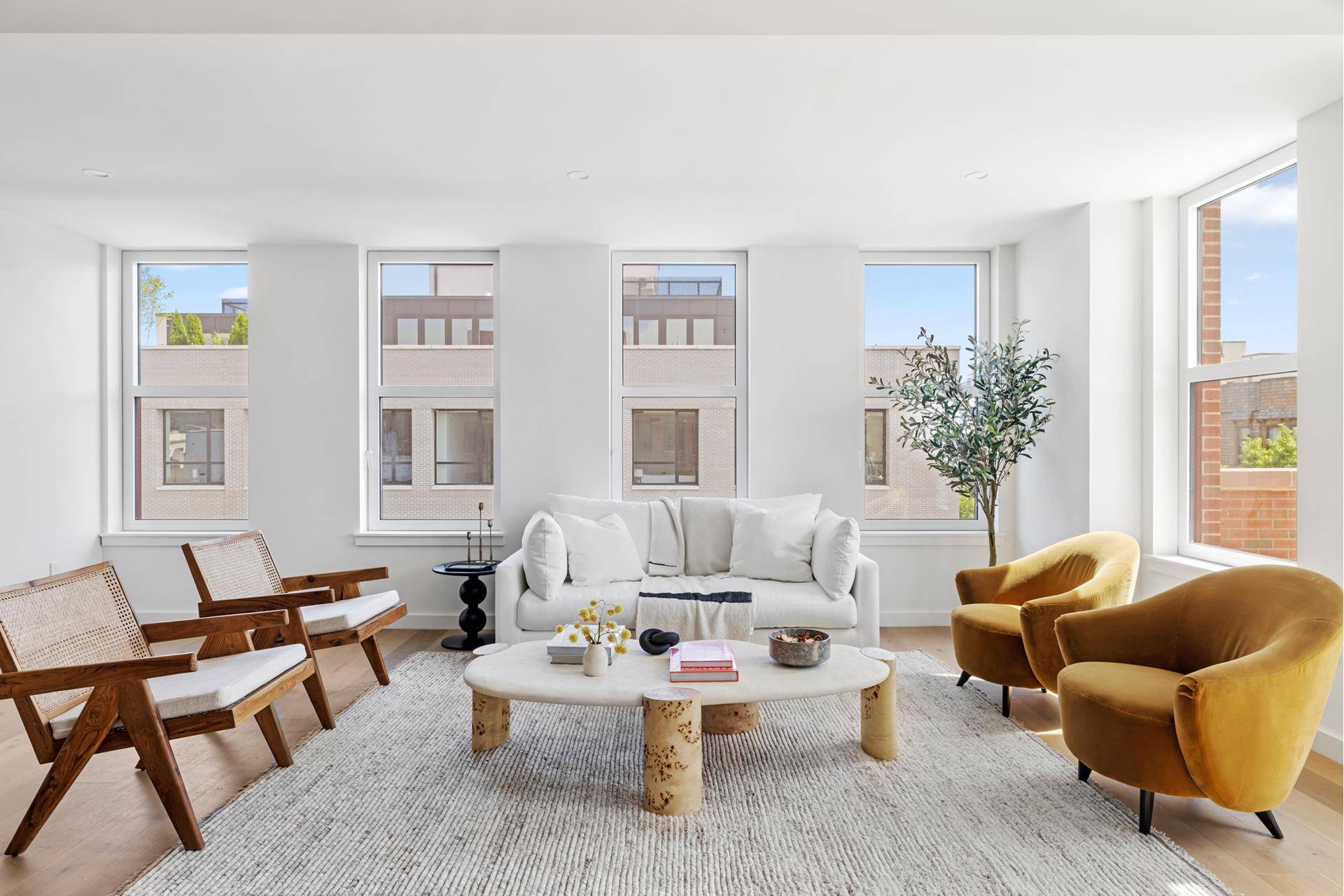 171 CALYER Street #4B, Brooklyn, NY 11222