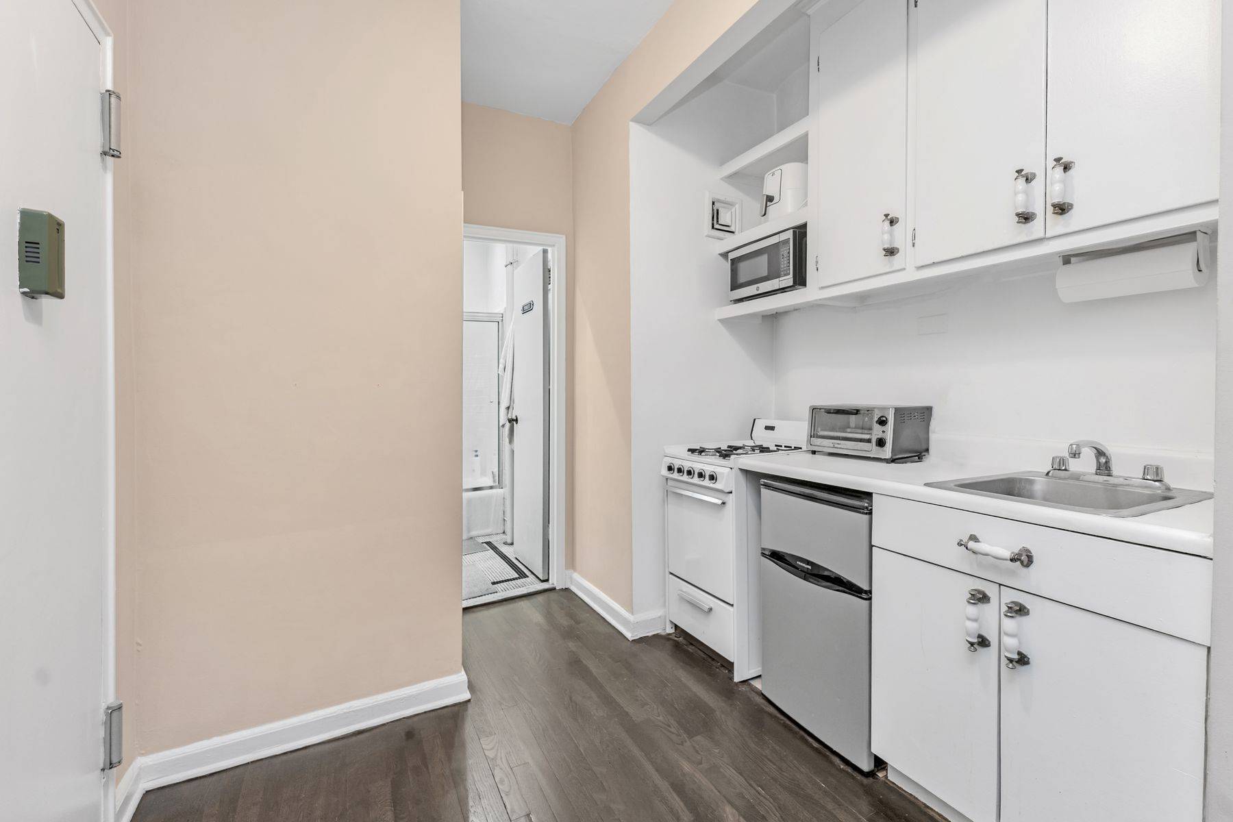 Manhattan, NY 10028,50 E End Avenue #4B