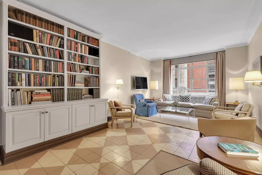 25 CENTRAL Park W #4R, Manhattan, NY 10023