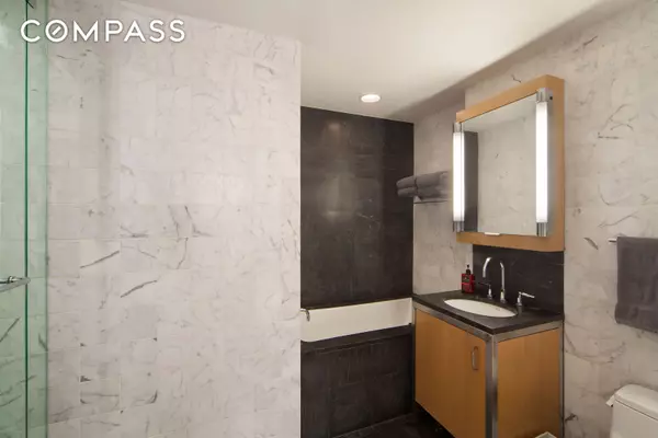 Manhattan, NY 10019,100 W 58th Street #8H