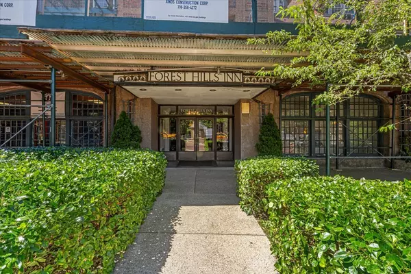 1 Station Square #315, Queens, NY 11375