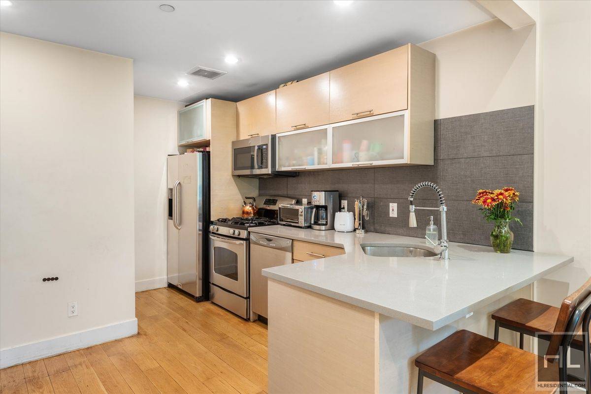 Brooklyn, NY 11238,727 Dean Street #2F
