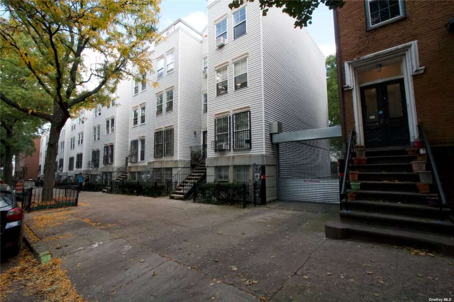 113 VANDERBILT Avenue #B, Brooklyn, NY 11205