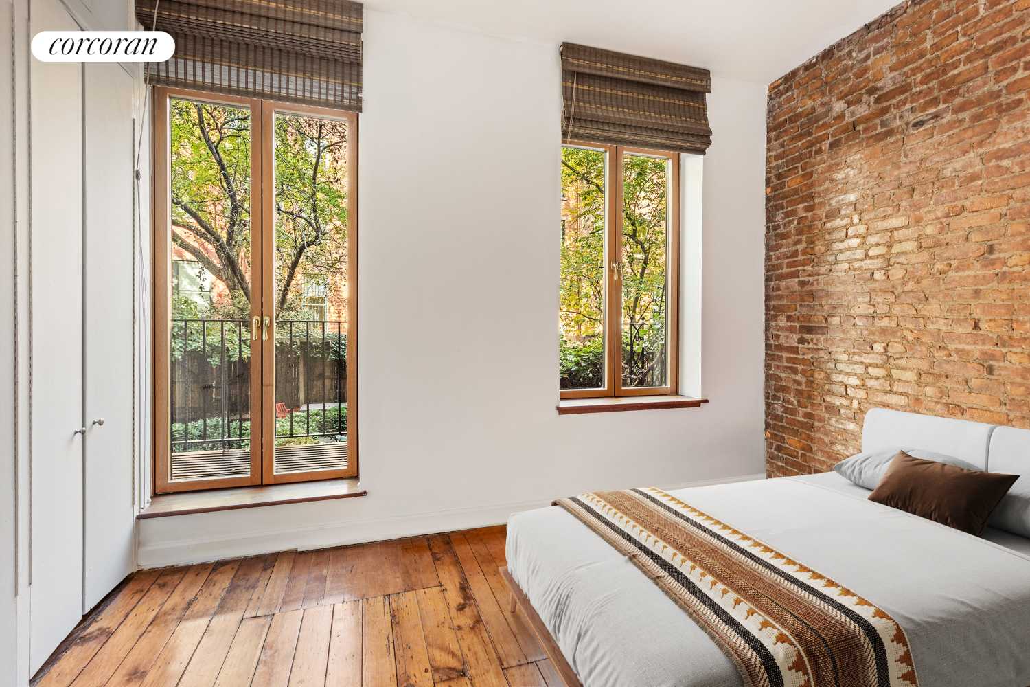 Manhattan, NY 10003,215 E 17TH Street #3