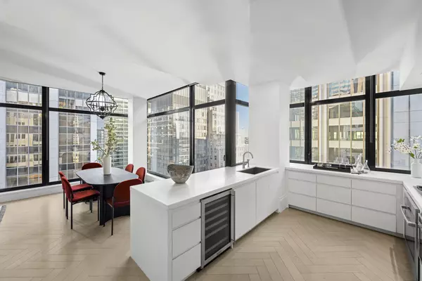 Manhattan, NY 10005,101 WALL Street #PHA