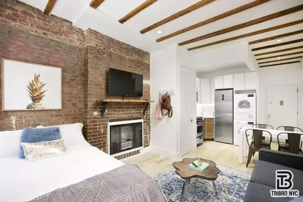 Manhattan, NY 10009,425 E 12th Street #3C