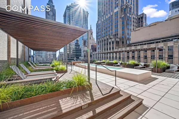 Manhattan, NY 10005,20 Pine Street #1416