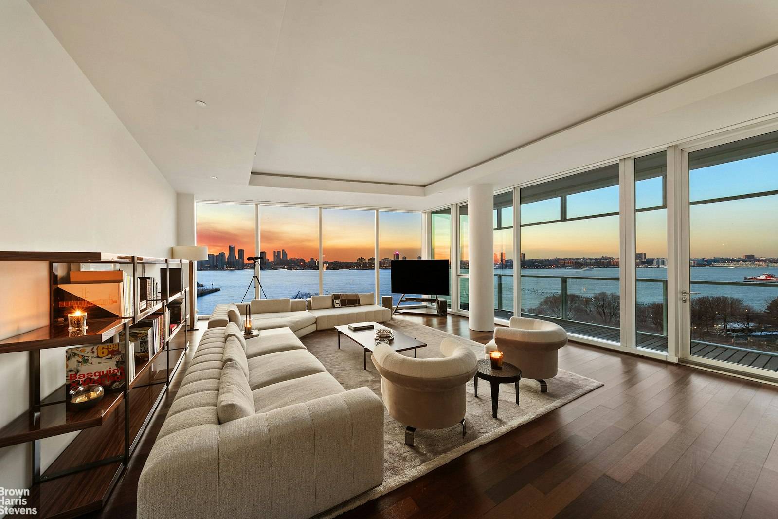 Manhattan, NY 10014,165 CHARLES Street #18