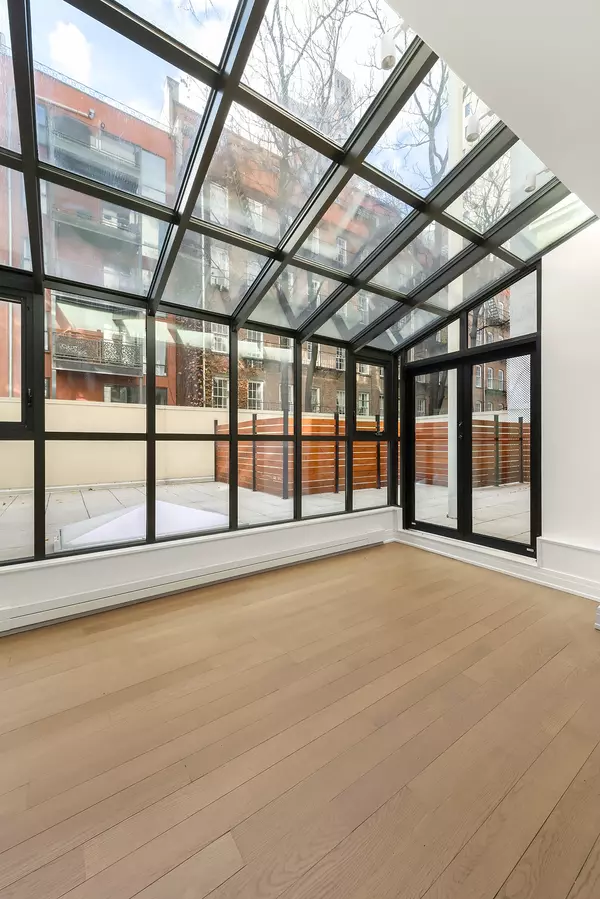 Manhattan, NY 10028,320 E 82nd Street #Maisonette