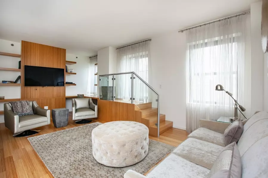 160 Central Park S #2209, Manhattan, NY 10019