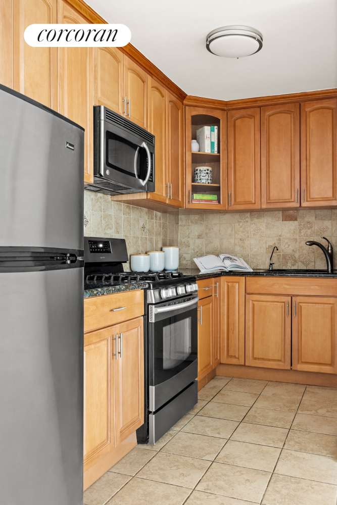 Brooklyn, NY 11218,415 ARGYLE Road #5U