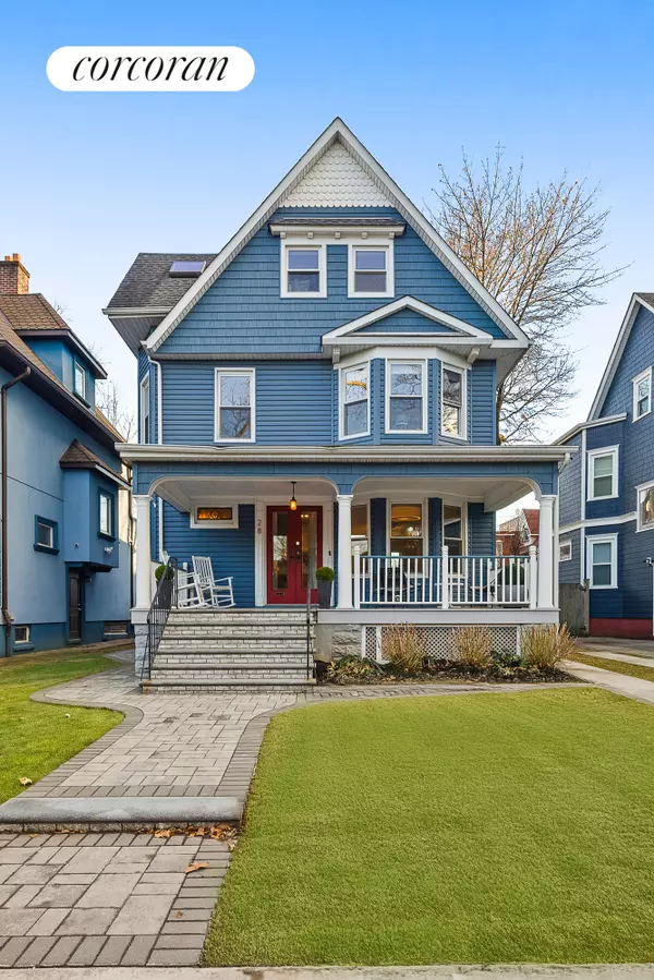 28 WELLINGTON Court, Brooklyn, NY 11230