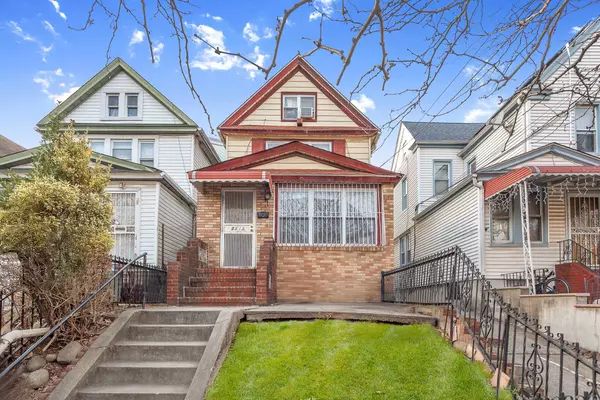 Queens, NY 11373,83-13 BRITTON Avenue