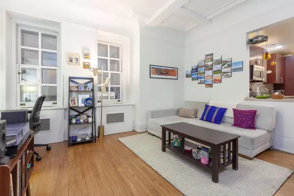 Manhattan, NY 10023,2109 BROADWAY #902