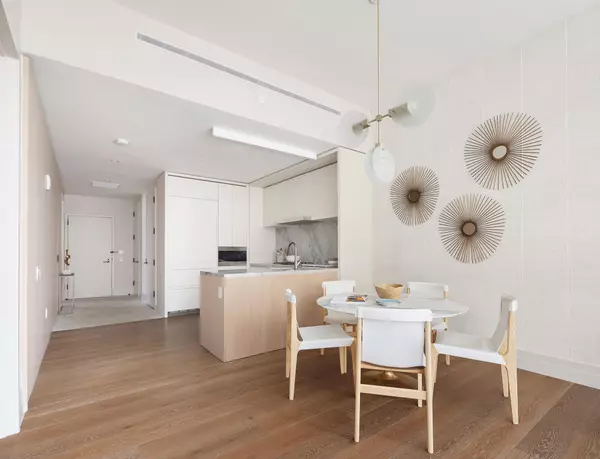 Manhattan, NY 10006,77 Greenwich Street #25-D