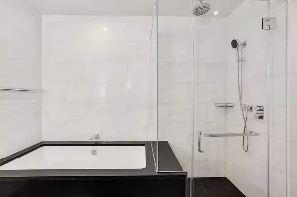 Manhattan, NY 10069,50 Riverside Boulevard #5-B