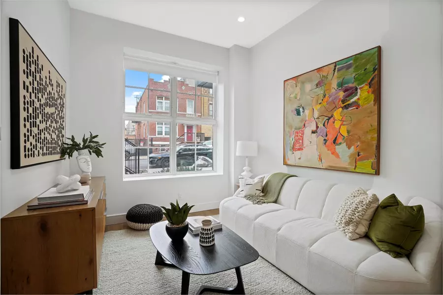 194 30th Street #1B, Brooklyn, NY 11232