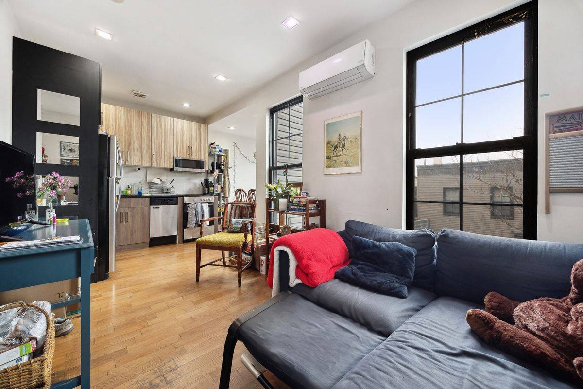 118 Kingsland Avenue #1, Brooklyn, NY 11222