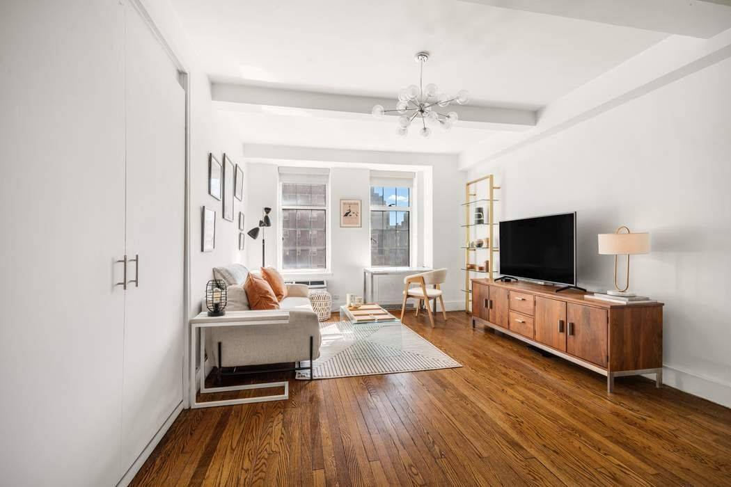 Manhattan, NY 10011,405 W 23rd Street #7D