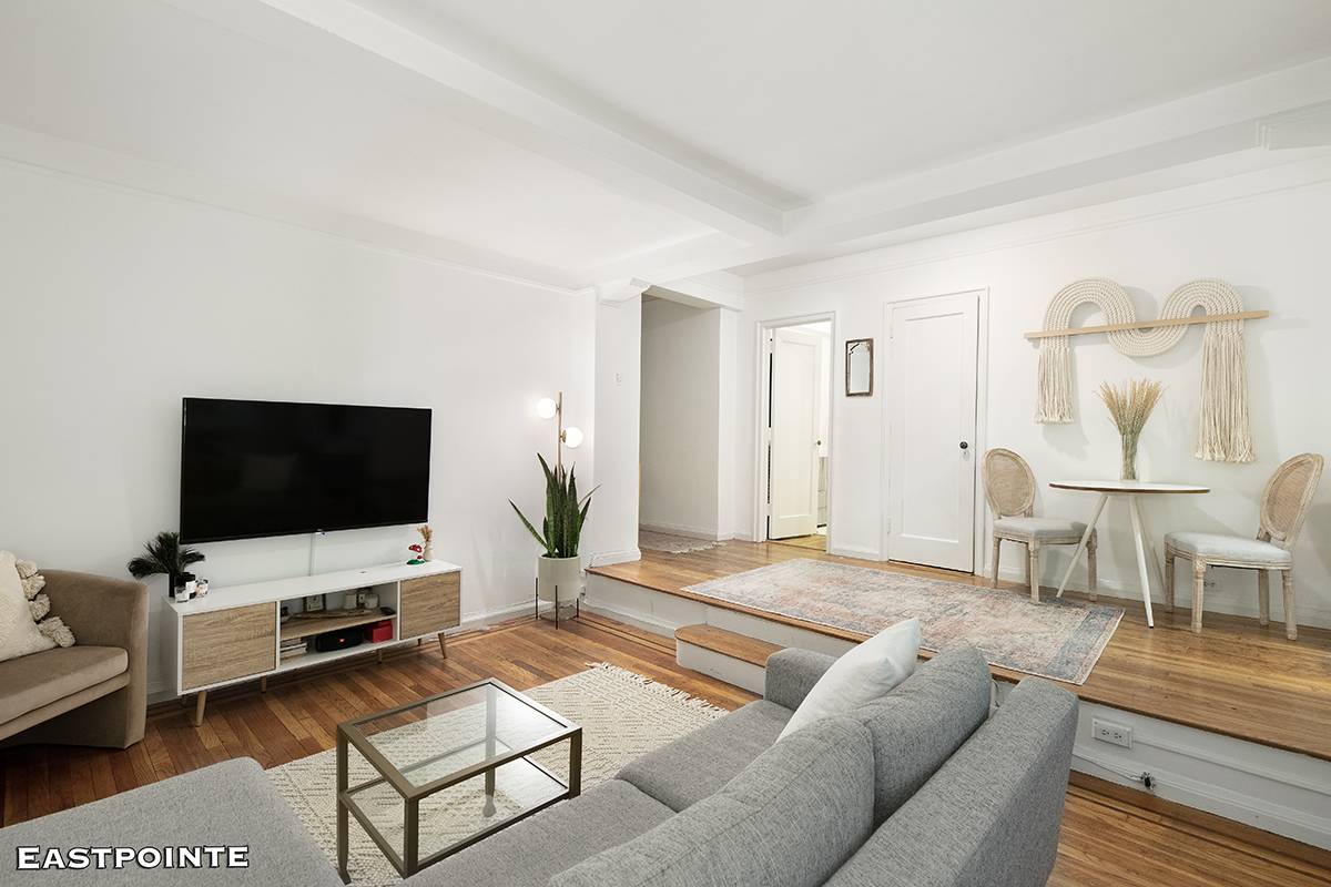 200 W 20TH Street #701, Manhattan, NY 10011