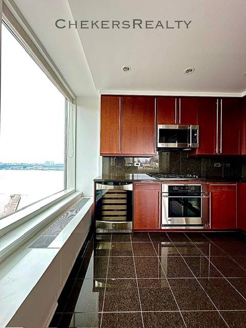 240 Riverside Boulevard #19-C, Manhattan, NY 10069