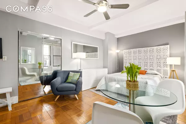 Manhattan, NY 10024,225 Central Park W #420A