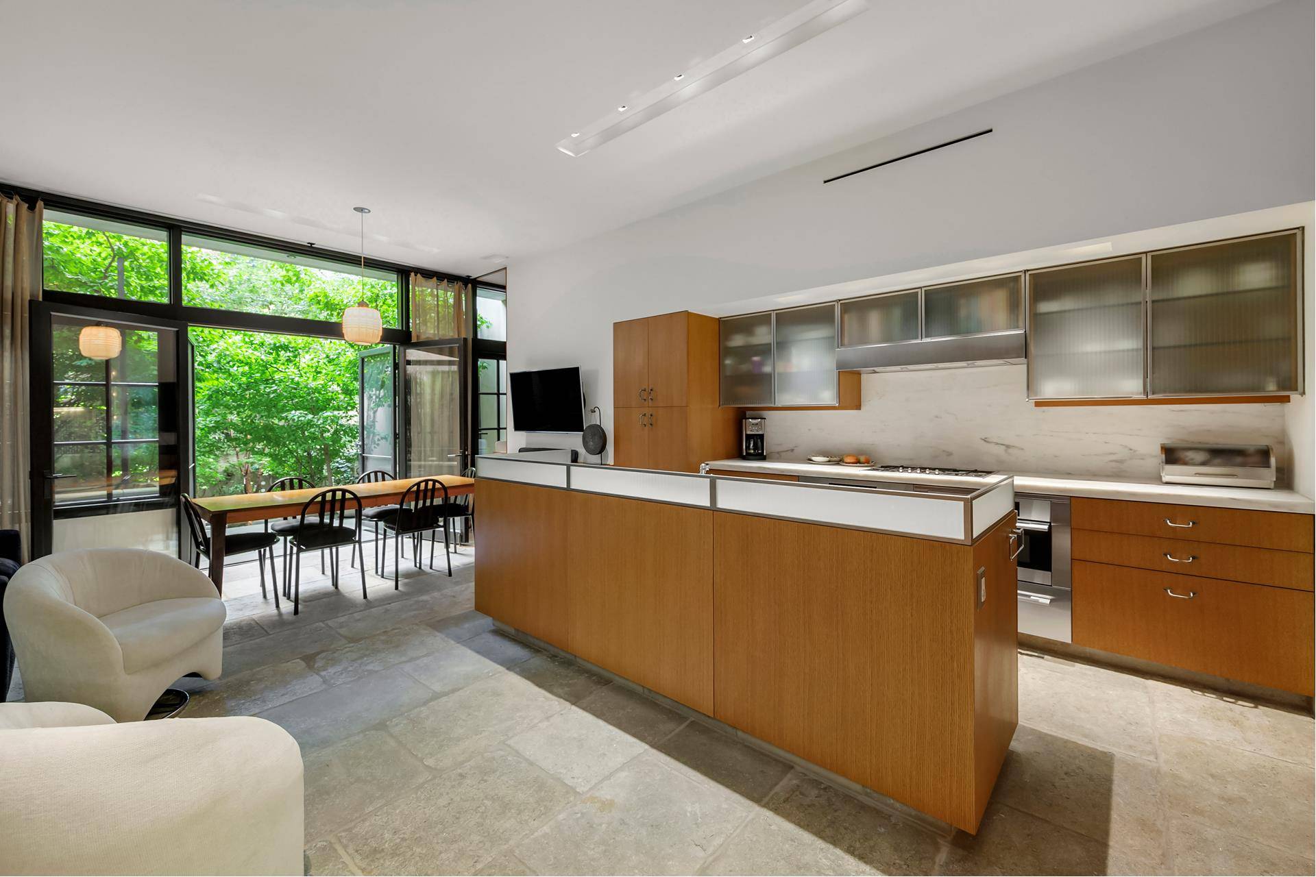 Manhattan, NY 10128,22 E 94TH Street