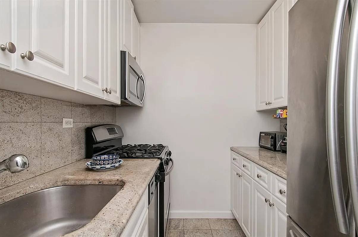 Manhattan, NY 10023,185 W END Avenue #12G