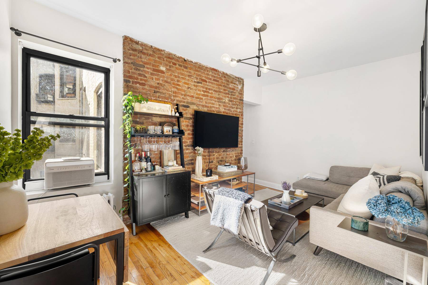 Manhattan, NY 10003,315 E 12th Street #22