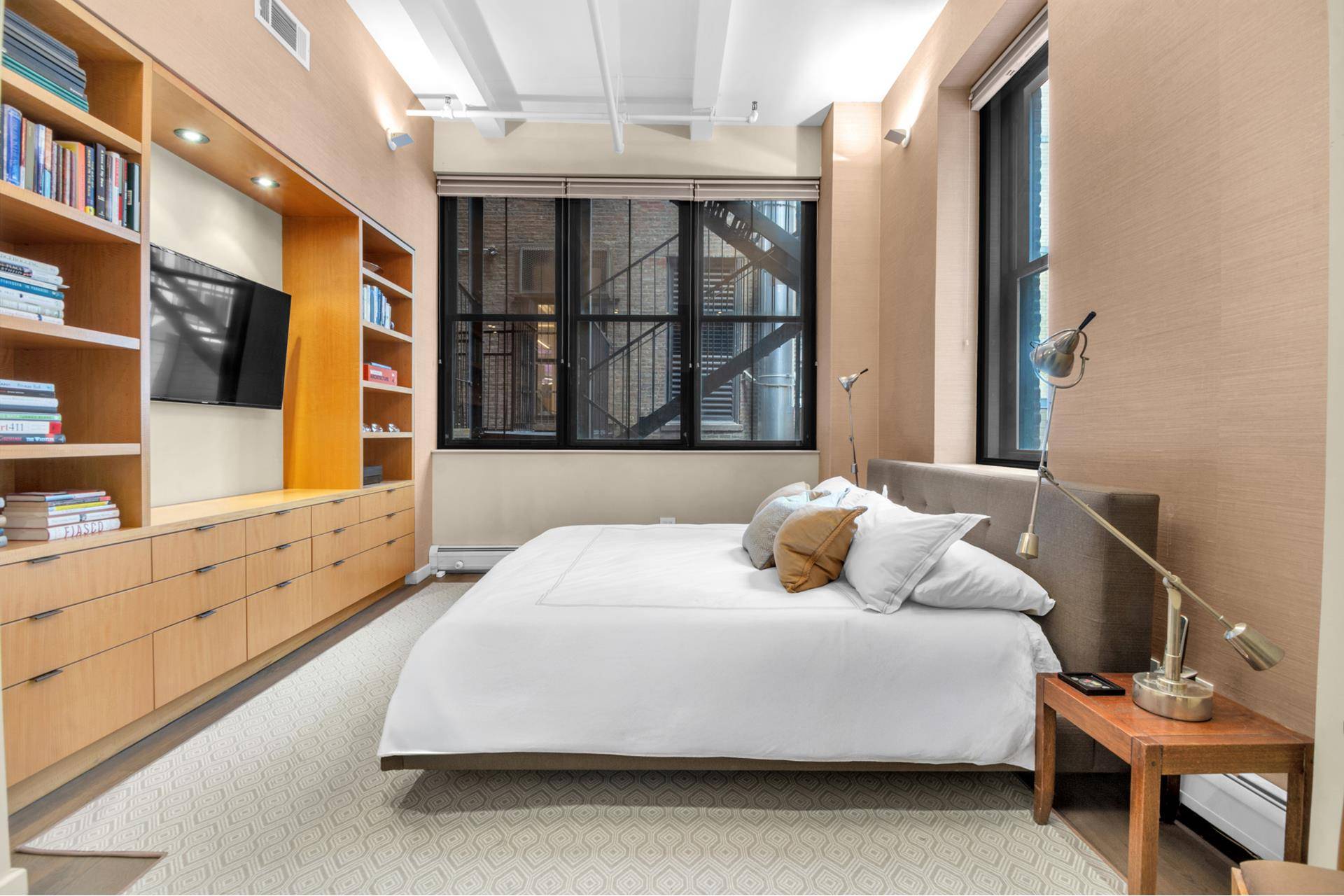 Manhattan, NY 10011,9 W 20TH Street #2