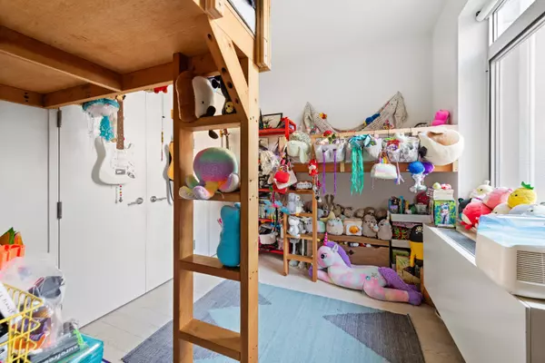 Brooklyn, NY 11222,12 Monitor Street #1B