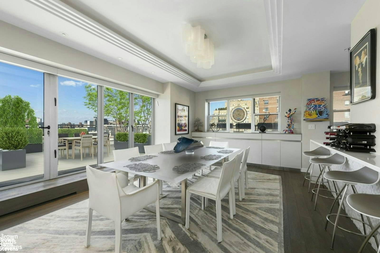 Manhattan, NY 10011,2 5TH Avenue #14R