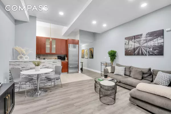 Manhattan, NY 10038,80 John Street #14D