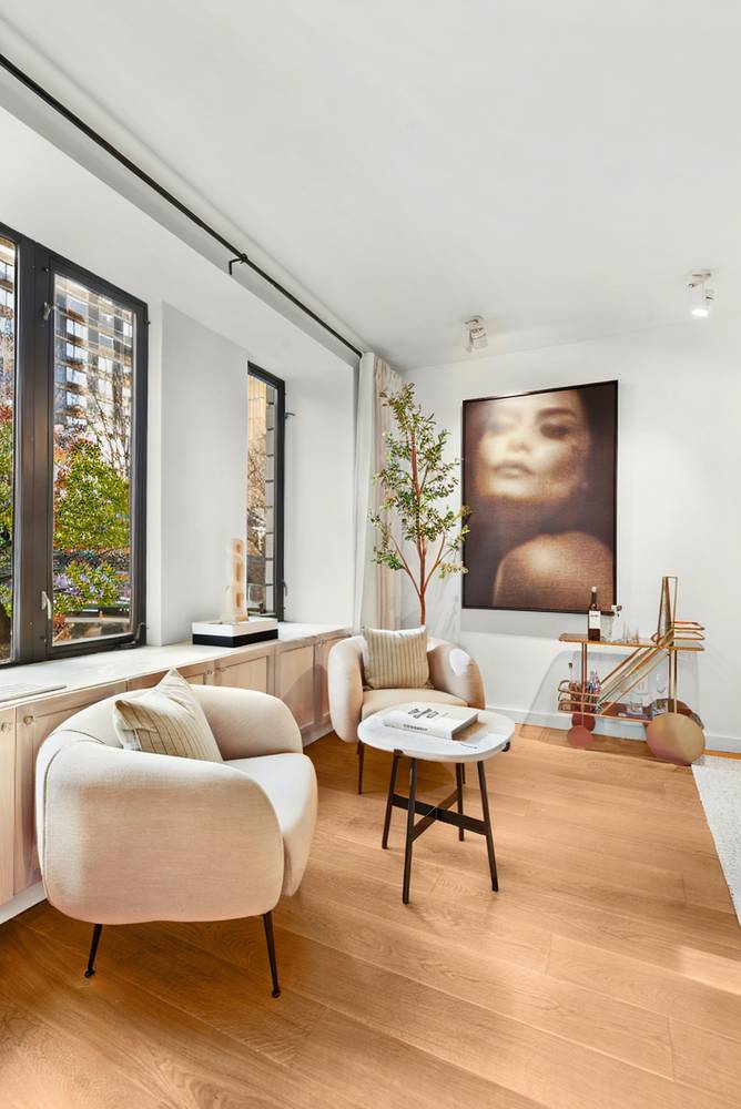 Manhattan, NY 10128,212 E 95TH Street #2AB