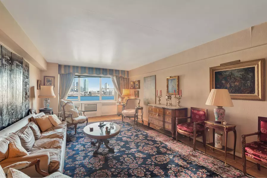 25 SUTTON Place S #7J, Manhattan, NY 10022