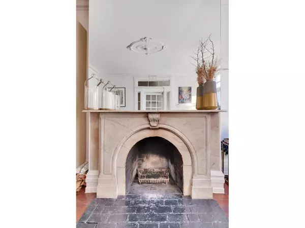 Manhattan, NY 10014,262 W 11TH Street