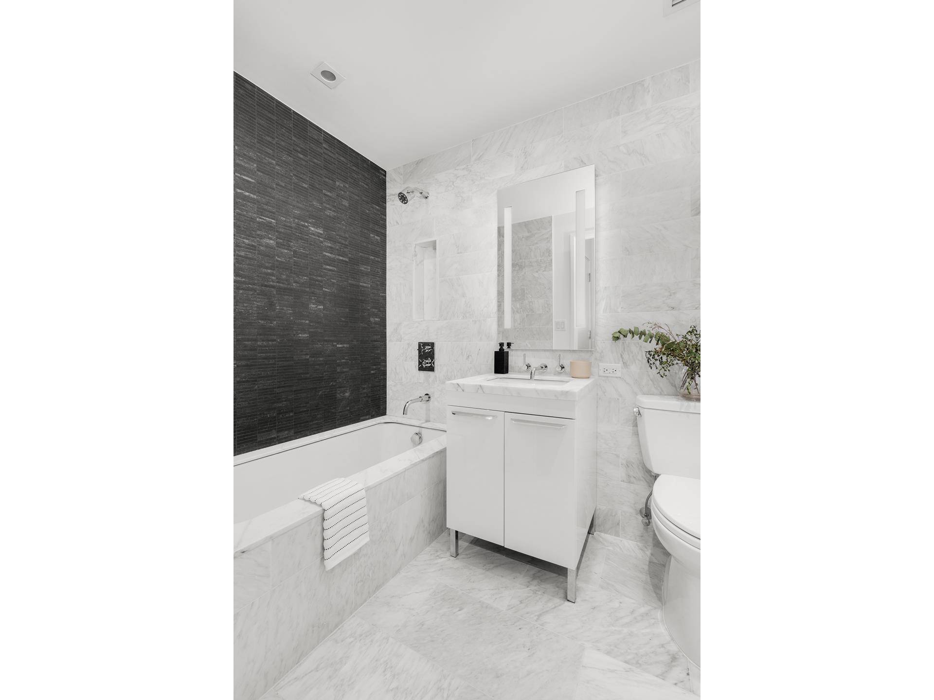 Manhattan, NY 10003,230 E 20TH Street #41