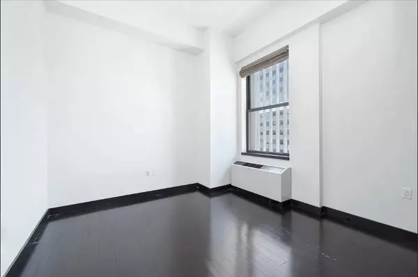 Manhattan, NY 10005,20 Pine Street #3304