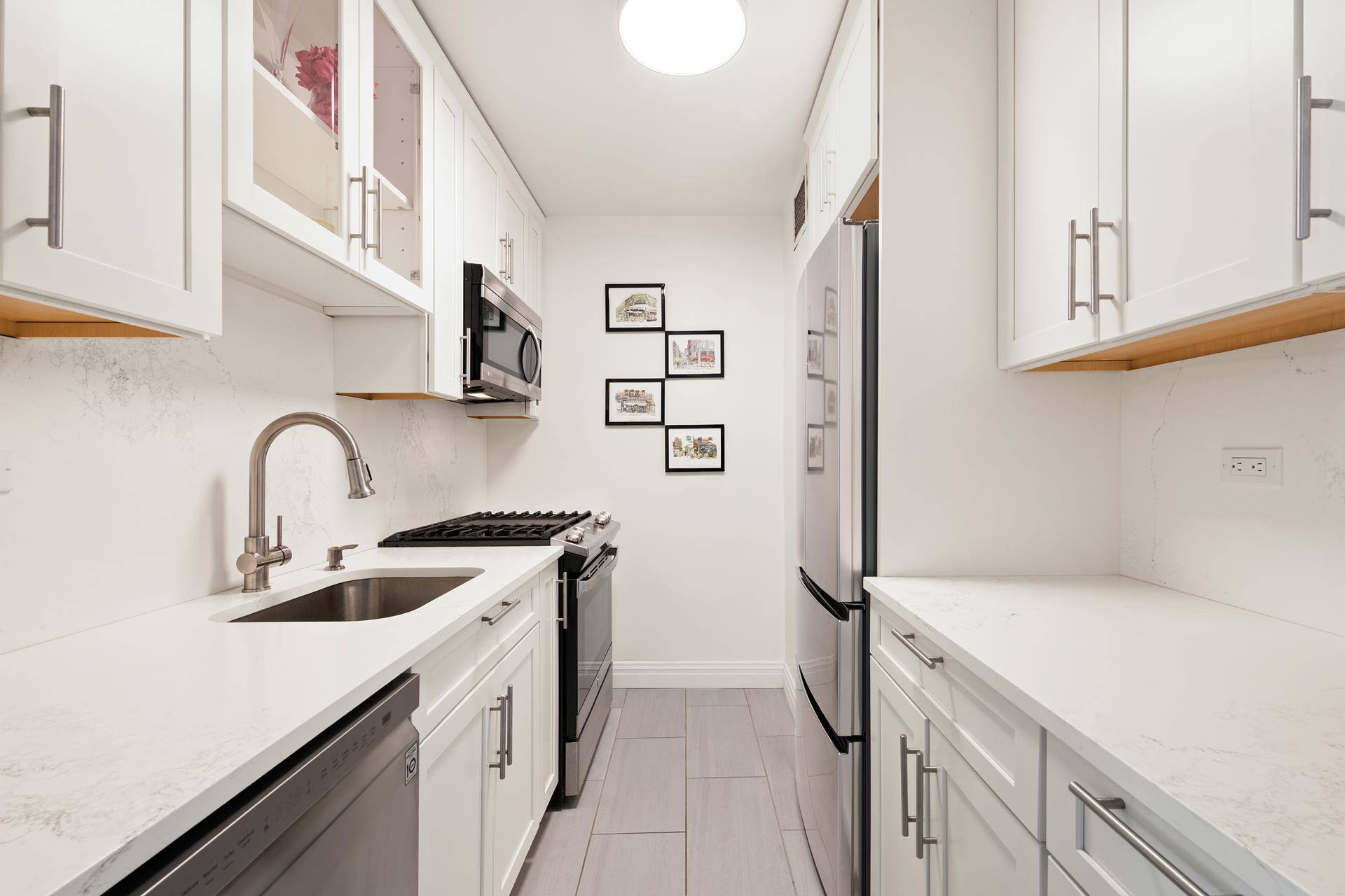 Manhattan, NY 10023,205 W END Avenue #15E