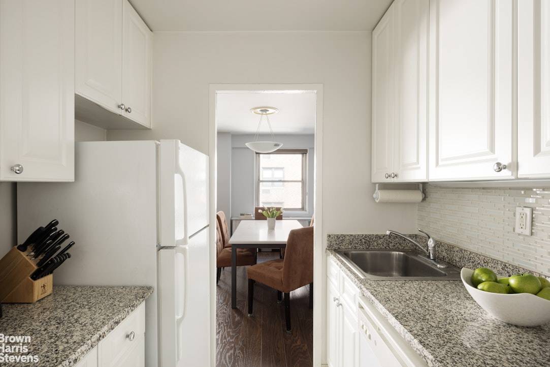 Manhattan, NY 10022,211 E 53RD Street #9C