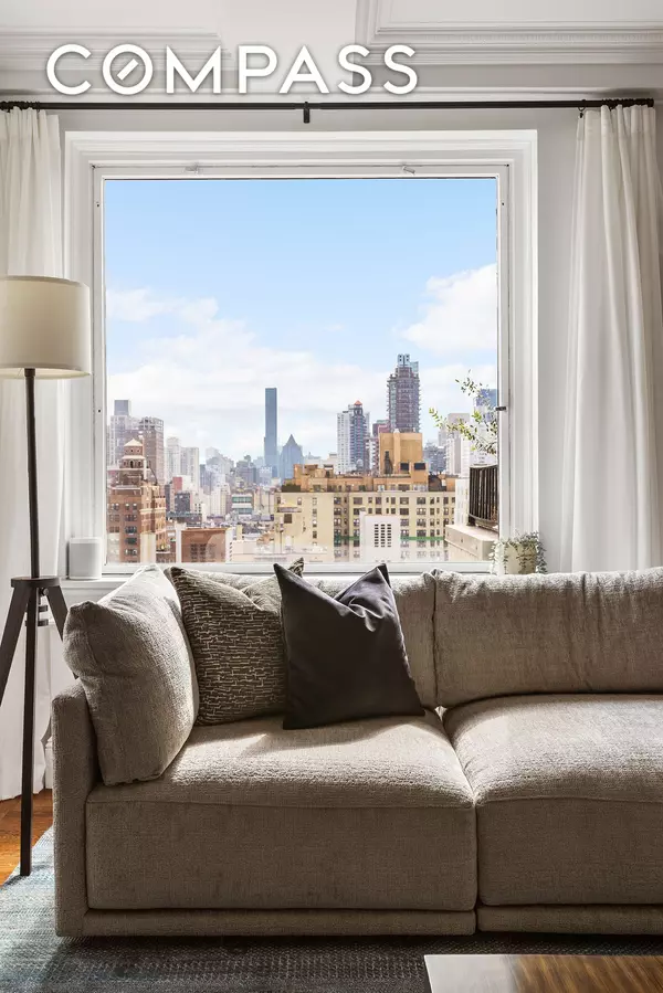 Manhattan, NY 10021,320 E 72nd Street #PHB