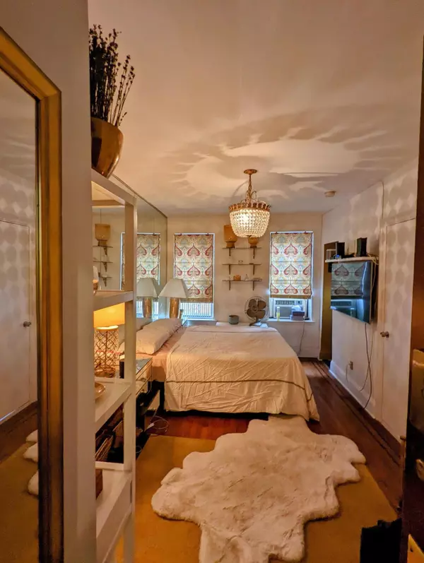 461 W 44th Street #6-B, Manhattan, NY 10036