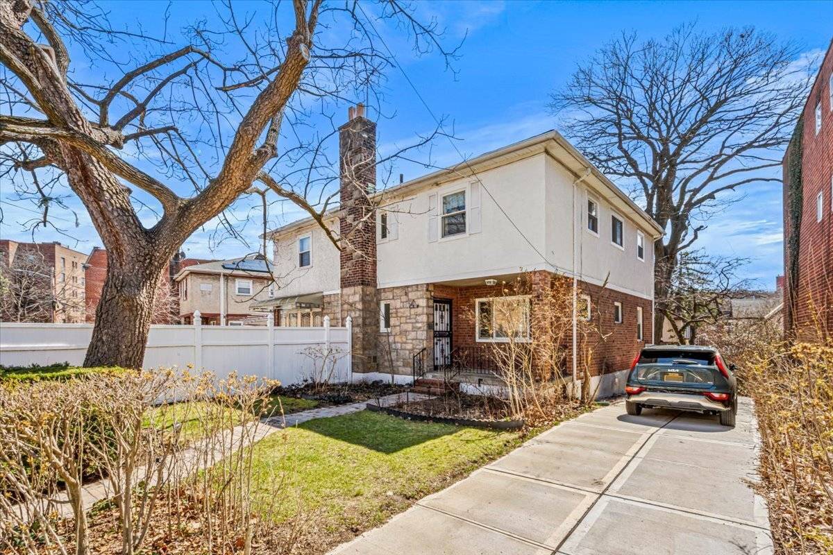 Queens, NY 11435,141-48 Pershing Crescent