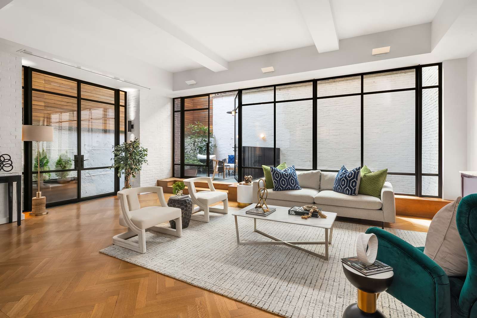 301 E 52nd Street #Garden A, Manhattan, NY 10022