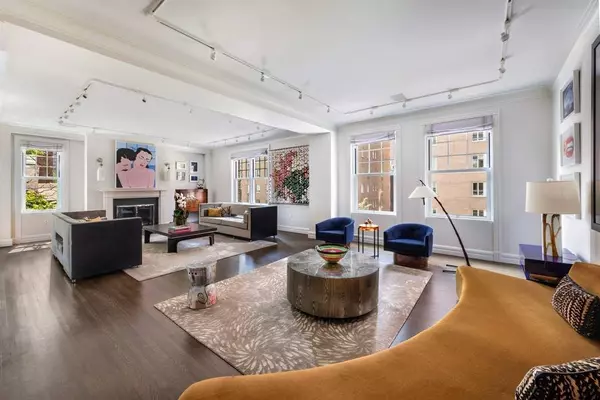 Manhattan, NY 10021,150 E 72nd Street #5S