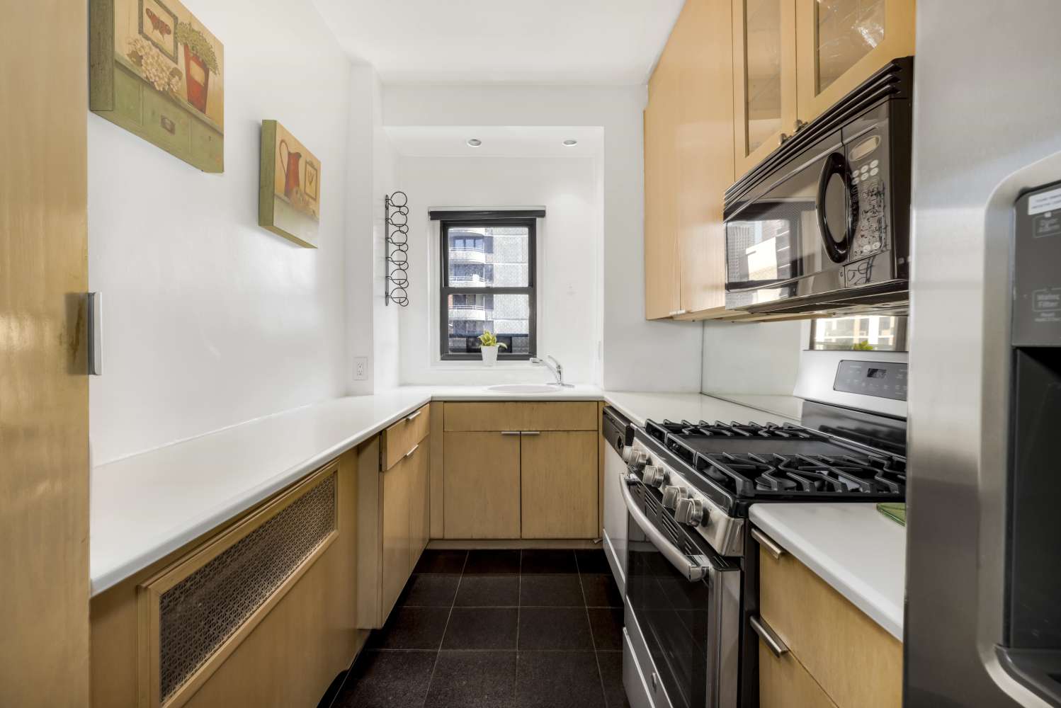 Manhattan, NY 10017,301 E 48TH Street #14J